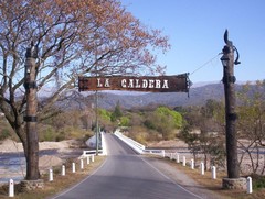 Entrada al poblado de La Caldera