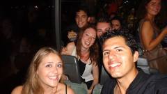 En el bus rumbo a Privilege en Ibiza