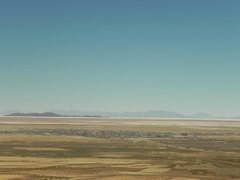 El Salar de Uyuni y el pueblo, Bolivia