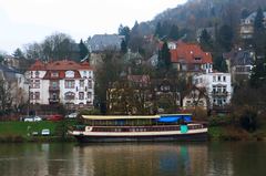 Río Neckar en Heidelberg, Alemania