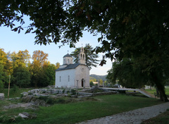 El pequeño y precioso monasterio de Crnojevici