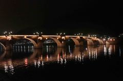 Puente antiguo de Heidelberg visto de noche