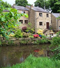 Las casas más bonitas de Marsden bordeaban el río