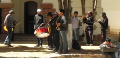 Orquesta en el Día de La Pachamama