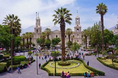Plaza de Armas y Catedral de Arequipa