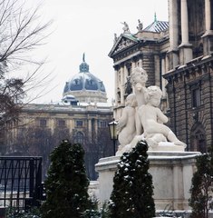 Estatuas frente al Palacio Hofburg, Viena