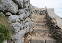 Escalera de 461 peldaños al Mausoleo de Njegos