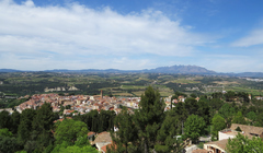 Panorámica de Gelida y la sierra de Montserrat
