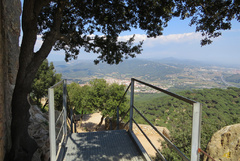 Desde las escaleras del castillo podemos ver Argentona