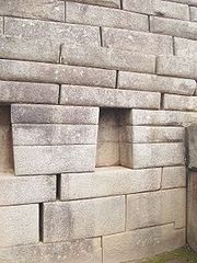 Piedras inclinadas en construcciones de Machu Picchu
