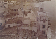 Foto antigua del Palau Maricel y la playa de Sant Sebastià