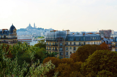 Vista de Montmartre desde el Parc des Buttes-Chaumont, París