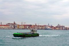 Navegando por la Laguna de Venecia