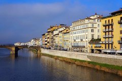 Río Arno en Florencia