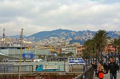 Vista de Génova desde su puerto viejo