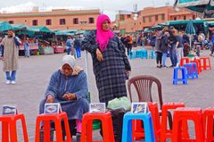 Pintadoras de henna en la plaza Yama el Fna, Marrakech