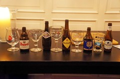 Cata de cerveza belgas en un hostal de Brujas