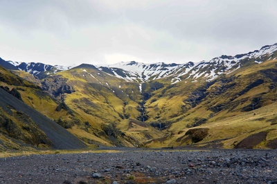 Valle bajo el volcán Eyjafjallajökull, Islandia