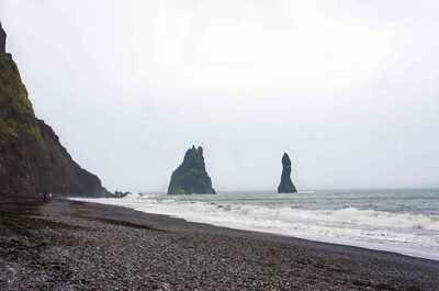 Playa negra de Reynisfjara, Islandia